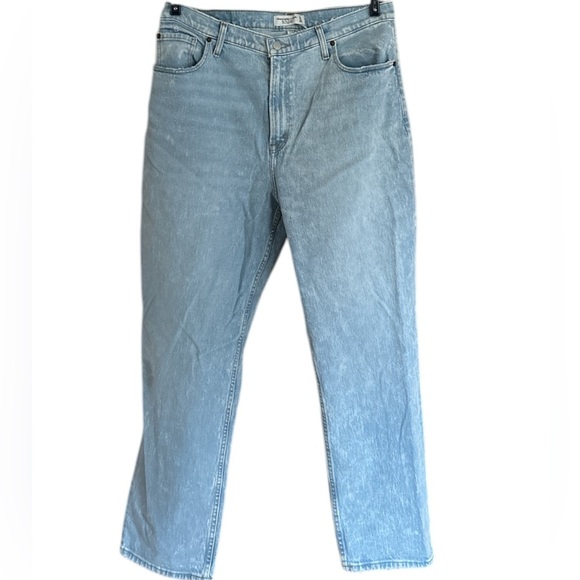 Abercrombie & Fitch Curve Love '90s Straight Jeans size 16/33 short NWT denim - Picture 2 of 9